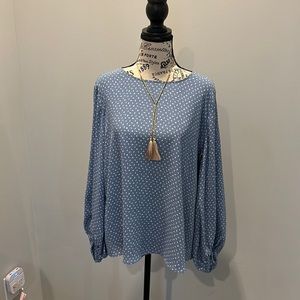 Beautiful relaxed fit blouse. Excellent condition.